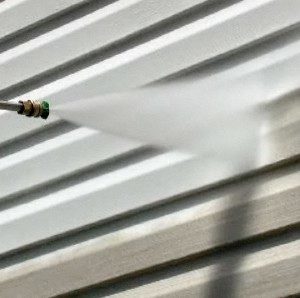 Pressure Washing Siding in Englewood Cliffs 